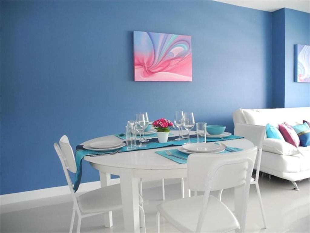 2 Bedrooms Beachfront In Apartment *