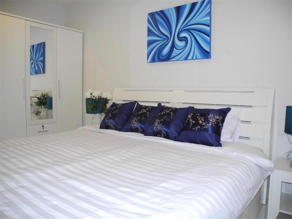 2 Bedrooms Beachfront In Apartment Patong