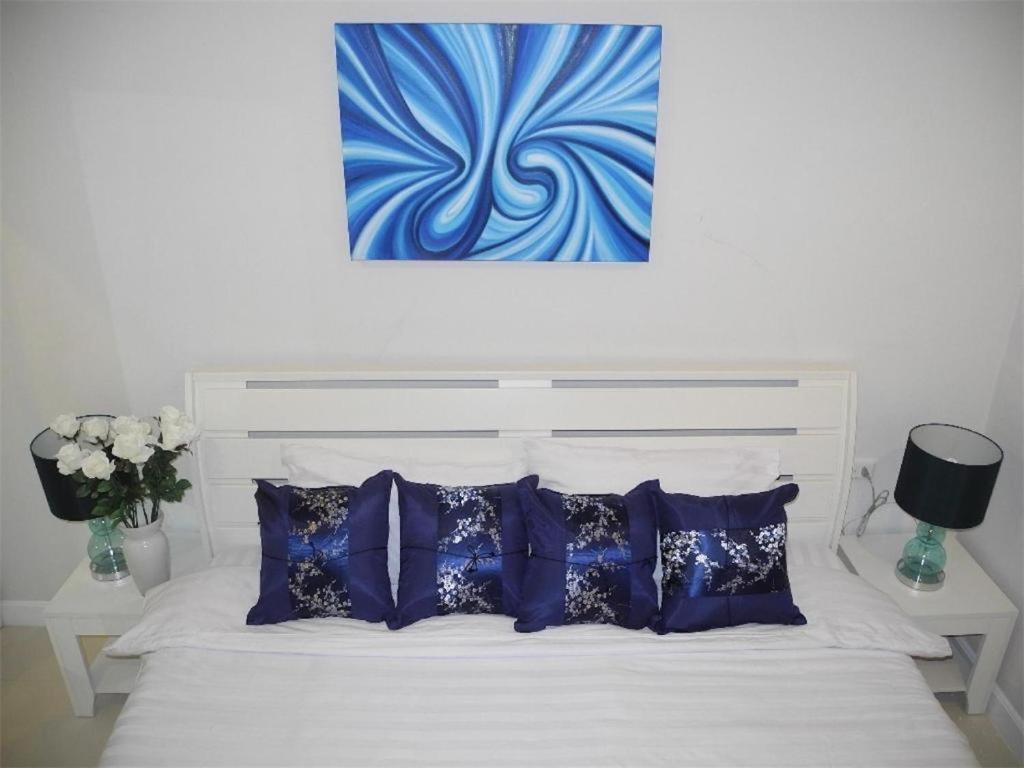 2 Bedrooms Beachfront In Apartment *