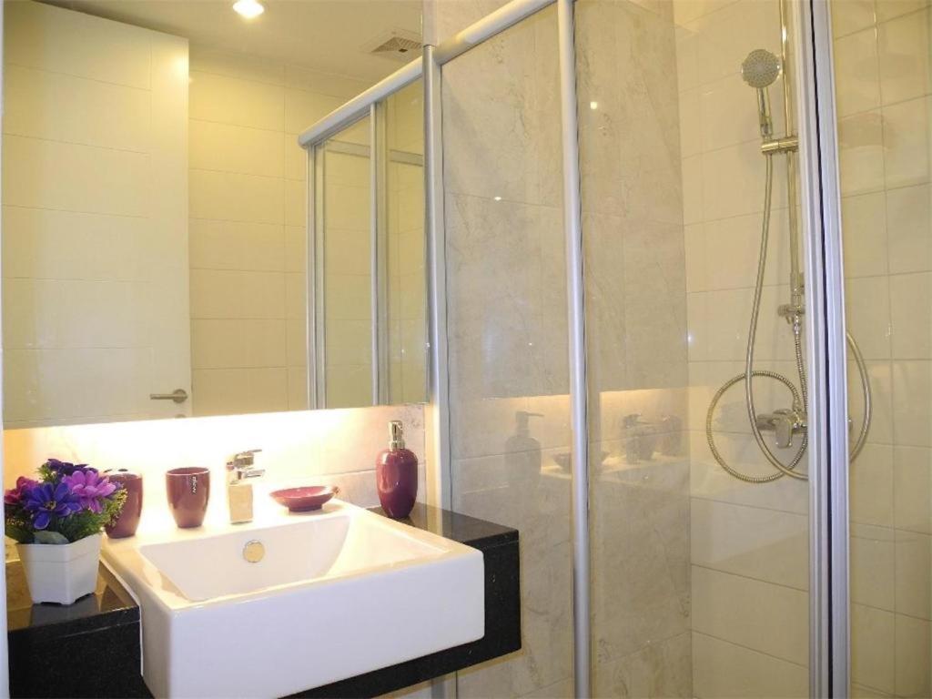 2 Bedrooms Beachfront In Apartment Patong